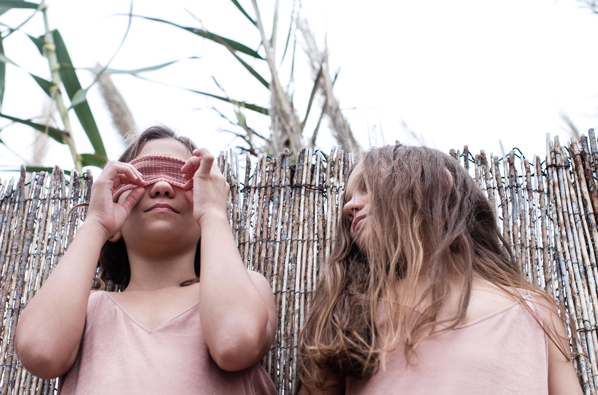 Twins portrait editorial by Maria Santos - Fotografía creativa en Ibiza
