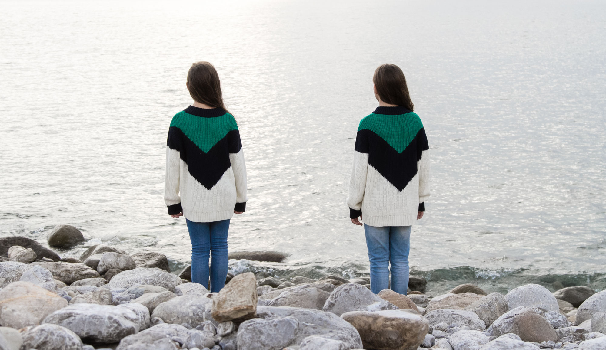 Twins portrait editorial by Maria Santos - Fotografía creativa en Ibiza